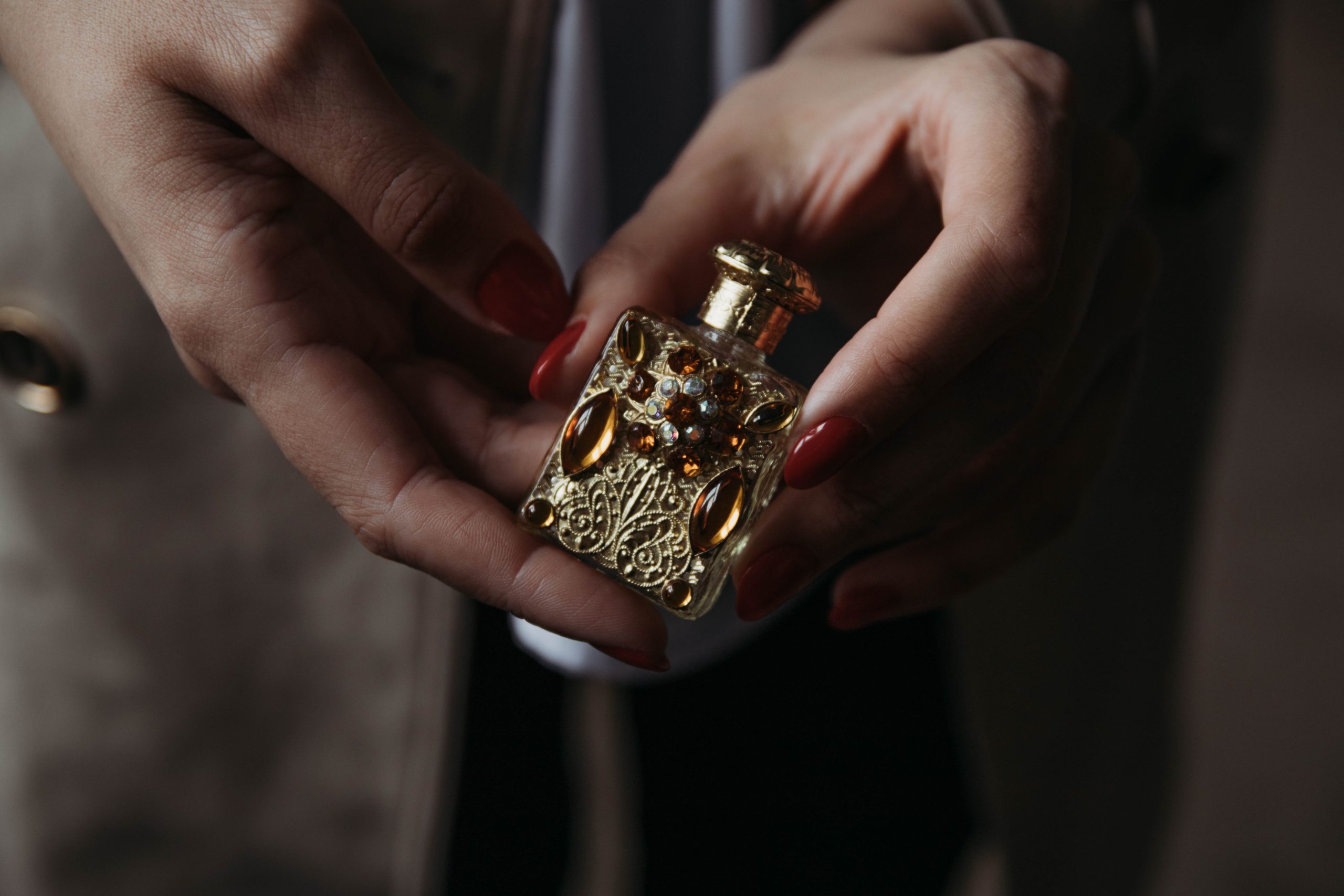 Tips For Buying The Best Perfumes for 20 Year Old Women